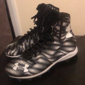 UNDER ARMOR FOOTBALL CLEATS